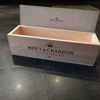 Drewniana skrzynia pudełka na szampana Moet Chandon