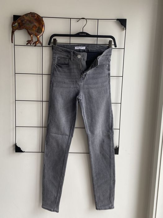 skinny jeans cinzentas da Green Coast (El Corte Ingles)