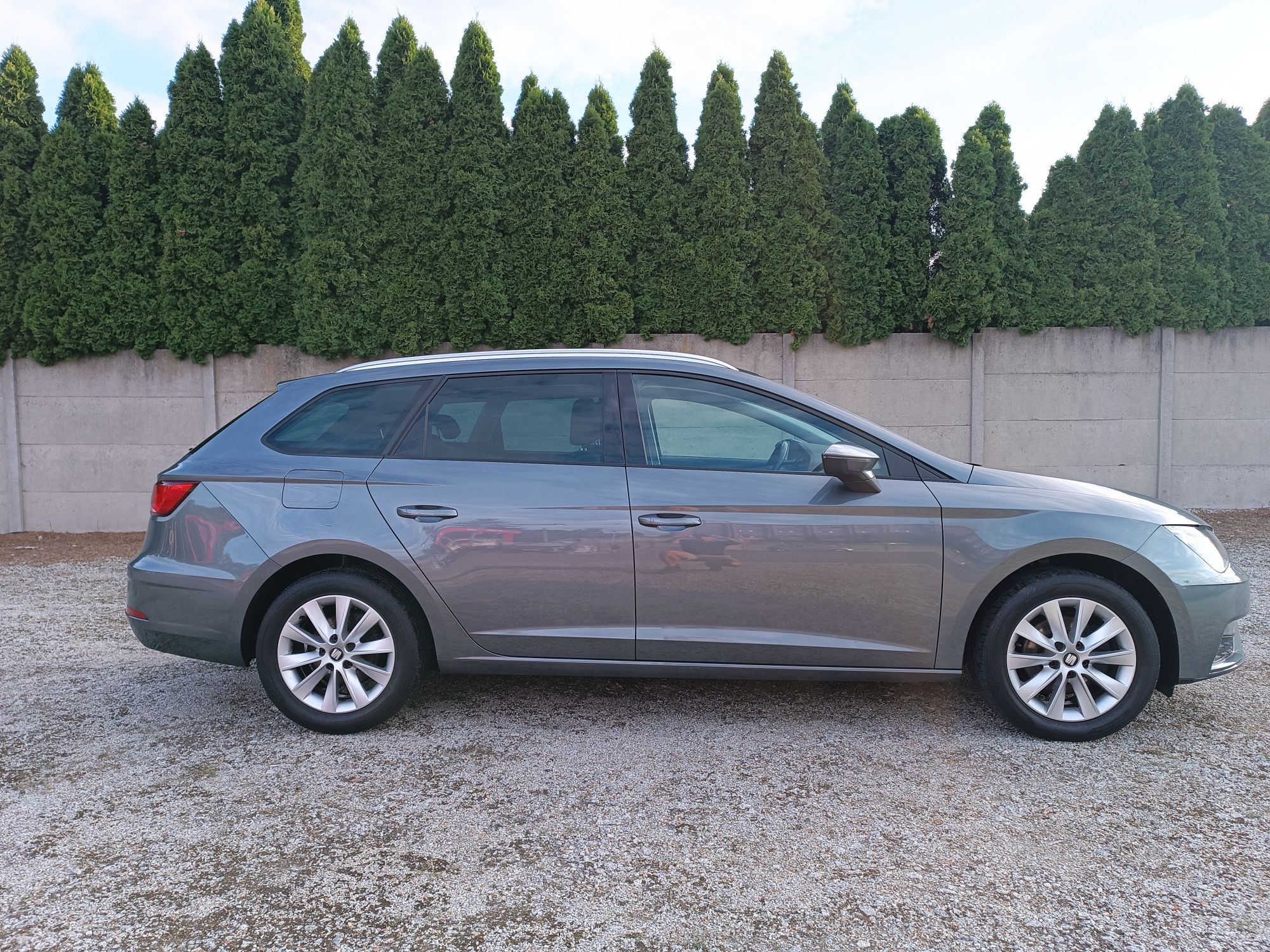 Seat Leon ST 2018r 1.6 TDI 115km*Ledy*Radar*PDC*Navi*ZAREJSTROWANY!
