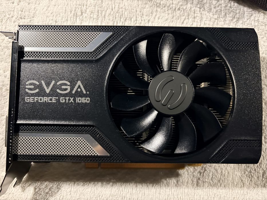 Caixa servidor com varios componentes