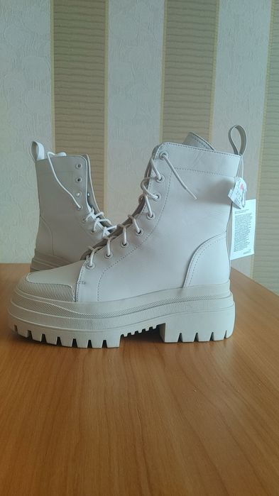 Черевики бежеві потрійна підошва