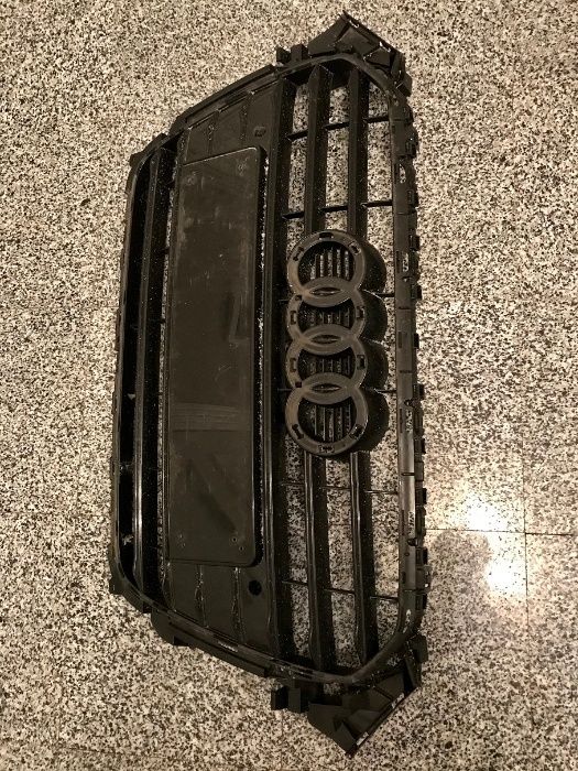 Решетка радиатора AUDI A3 , A4 ( grill )