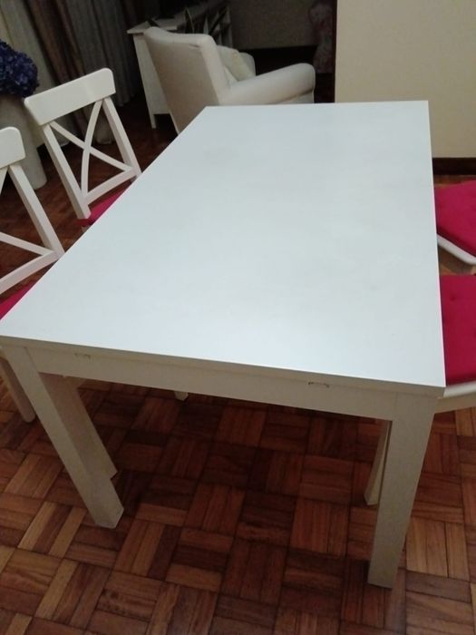 Mesa de jantar extensível IKEA