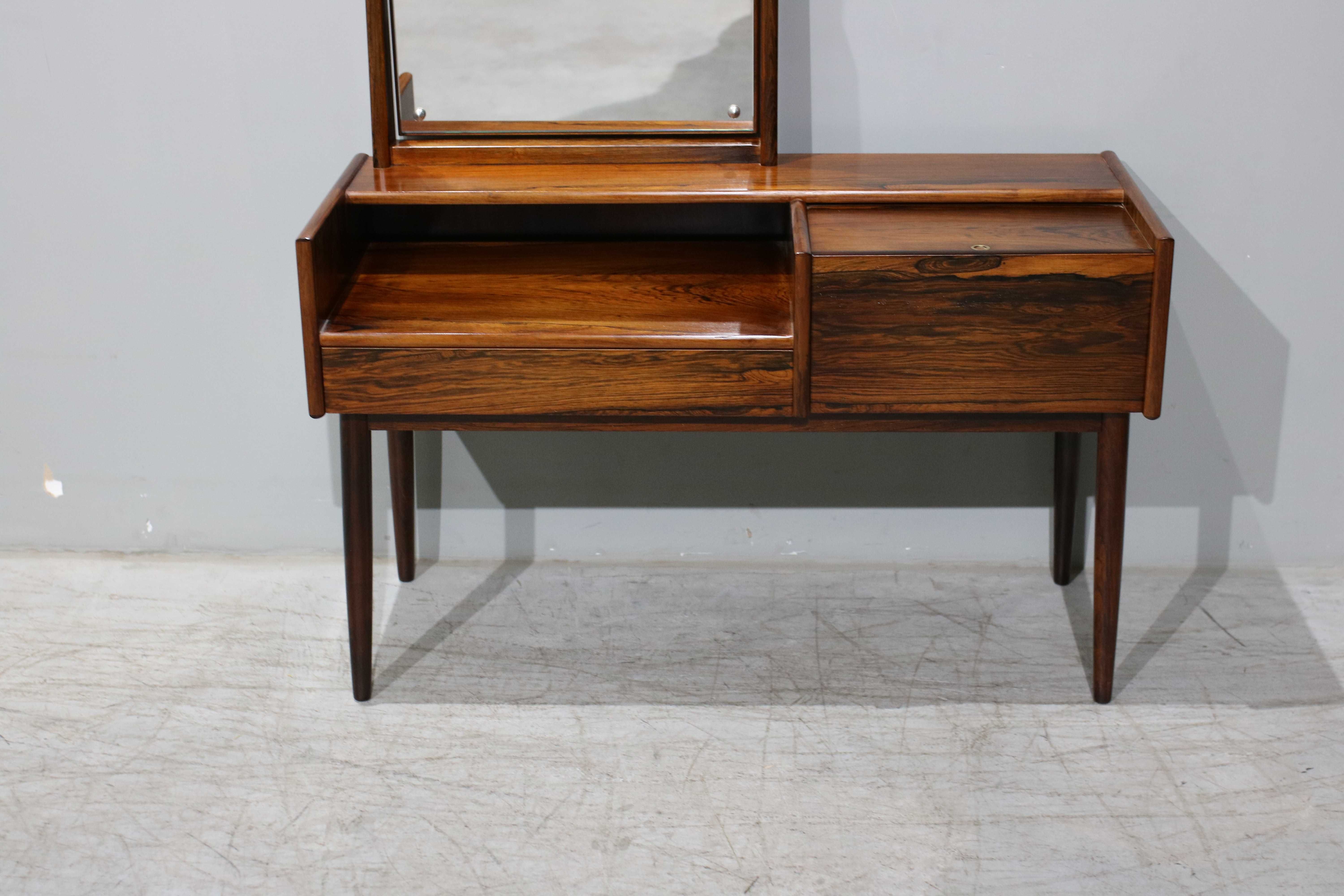 Toucador Dinamarquês em pau santo | Mid- Century Modern