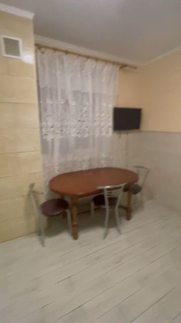 Аренда квартири часному секторі , Катранівка біля АТБ, комуналка вкючн