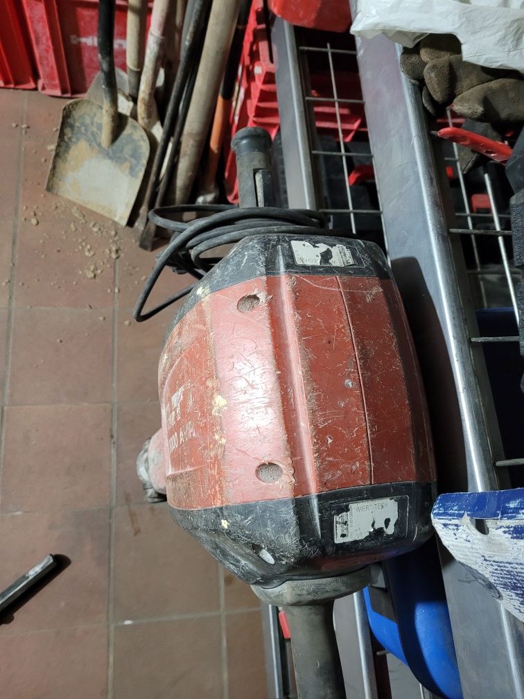 Młot wyburzeniowy Hilti te 3000