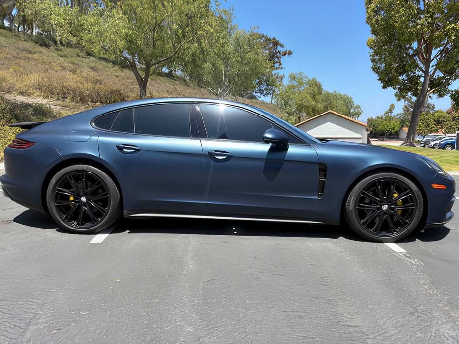 Porsche Panamera      2018