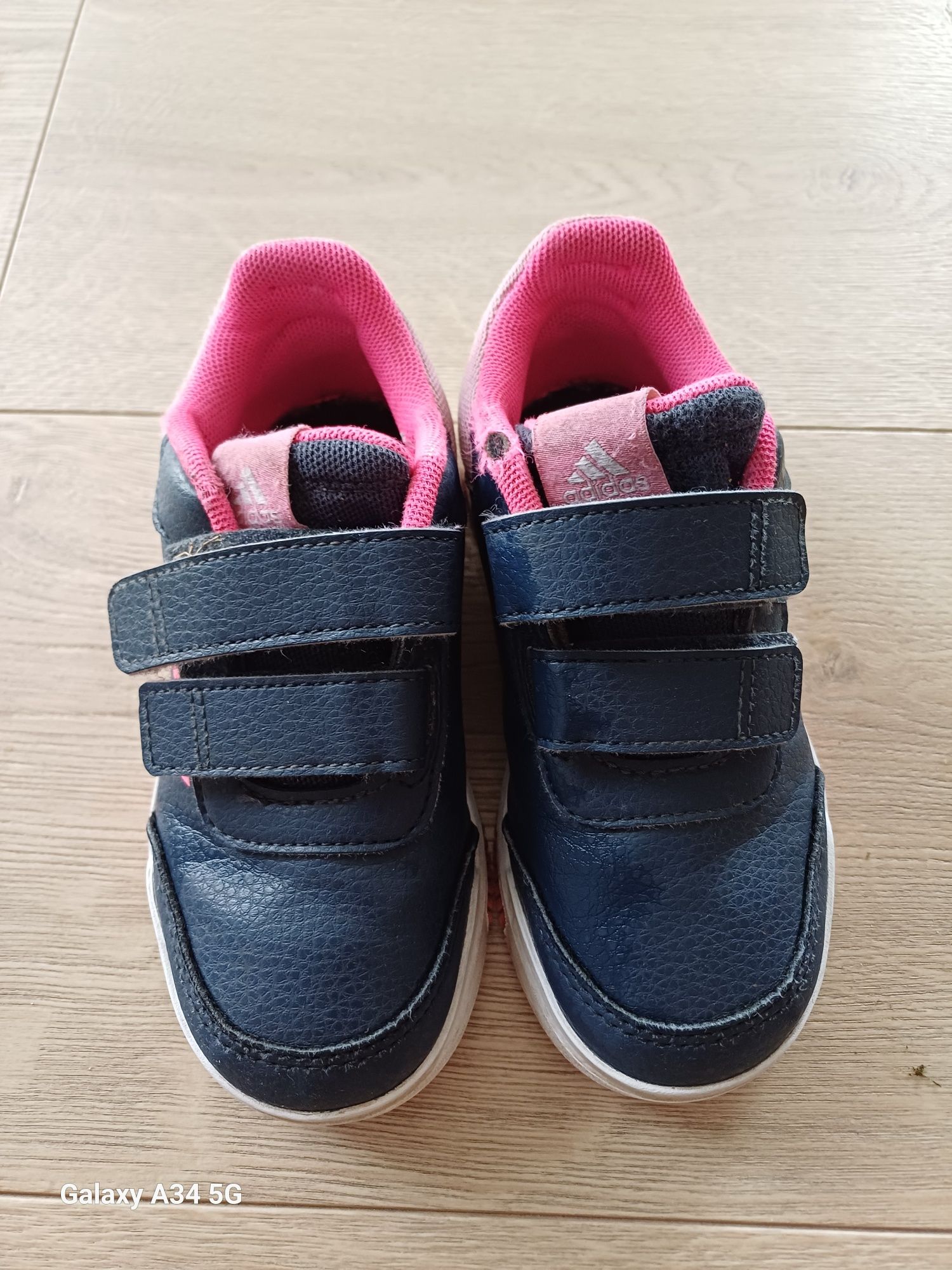 Buty Adidas dla dziewczynki 28