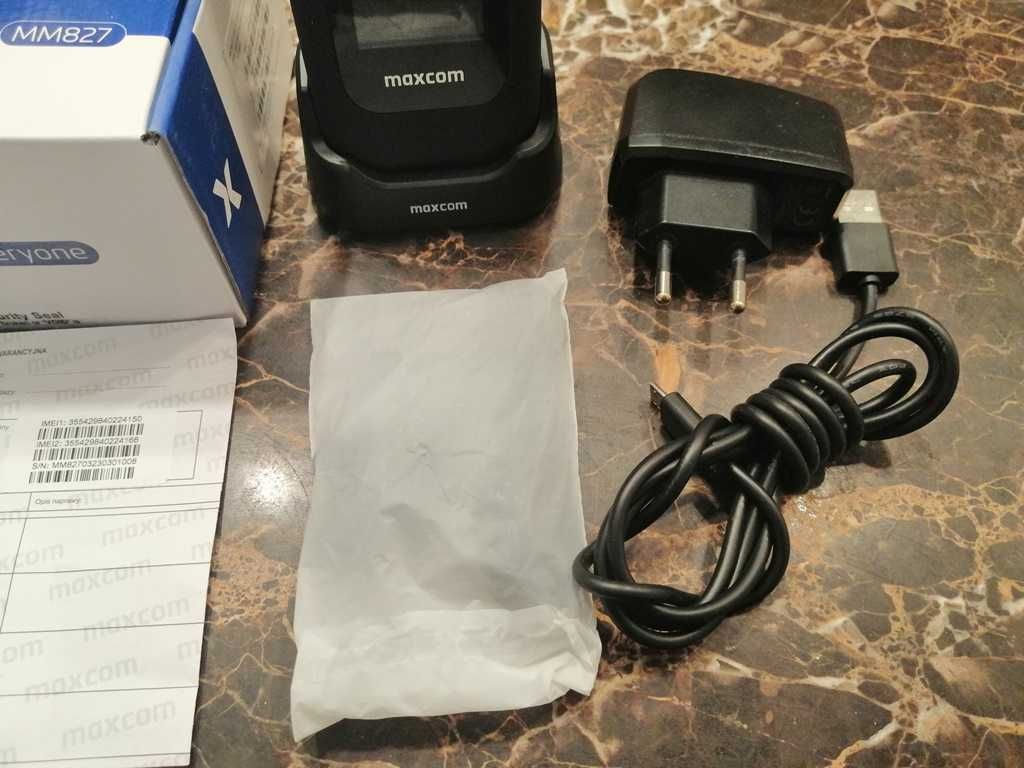 Maxcom MM827 telefon komórkowy GSM dla Seniora