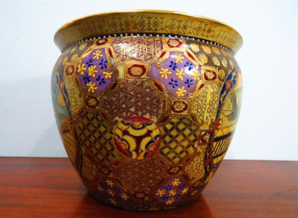 Vaso em cerâmica chinesa.