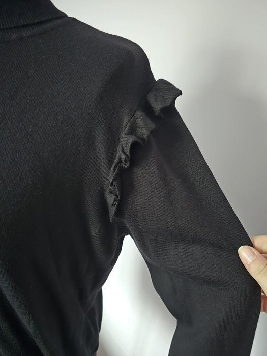 Sweterek damski czarny