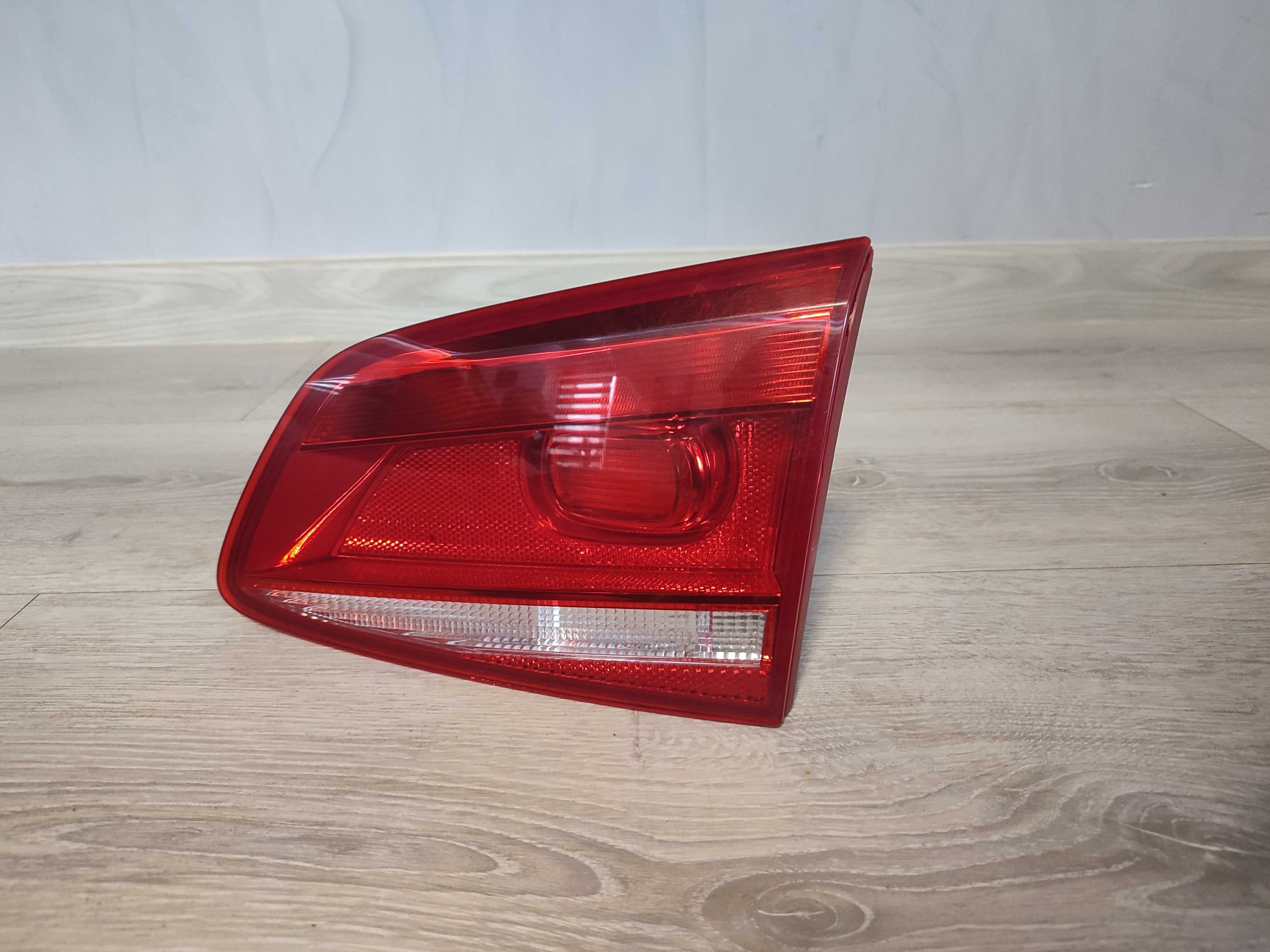 Lampa prawa tylna prawy tył w klapę Vw Volkswagen Passat b7