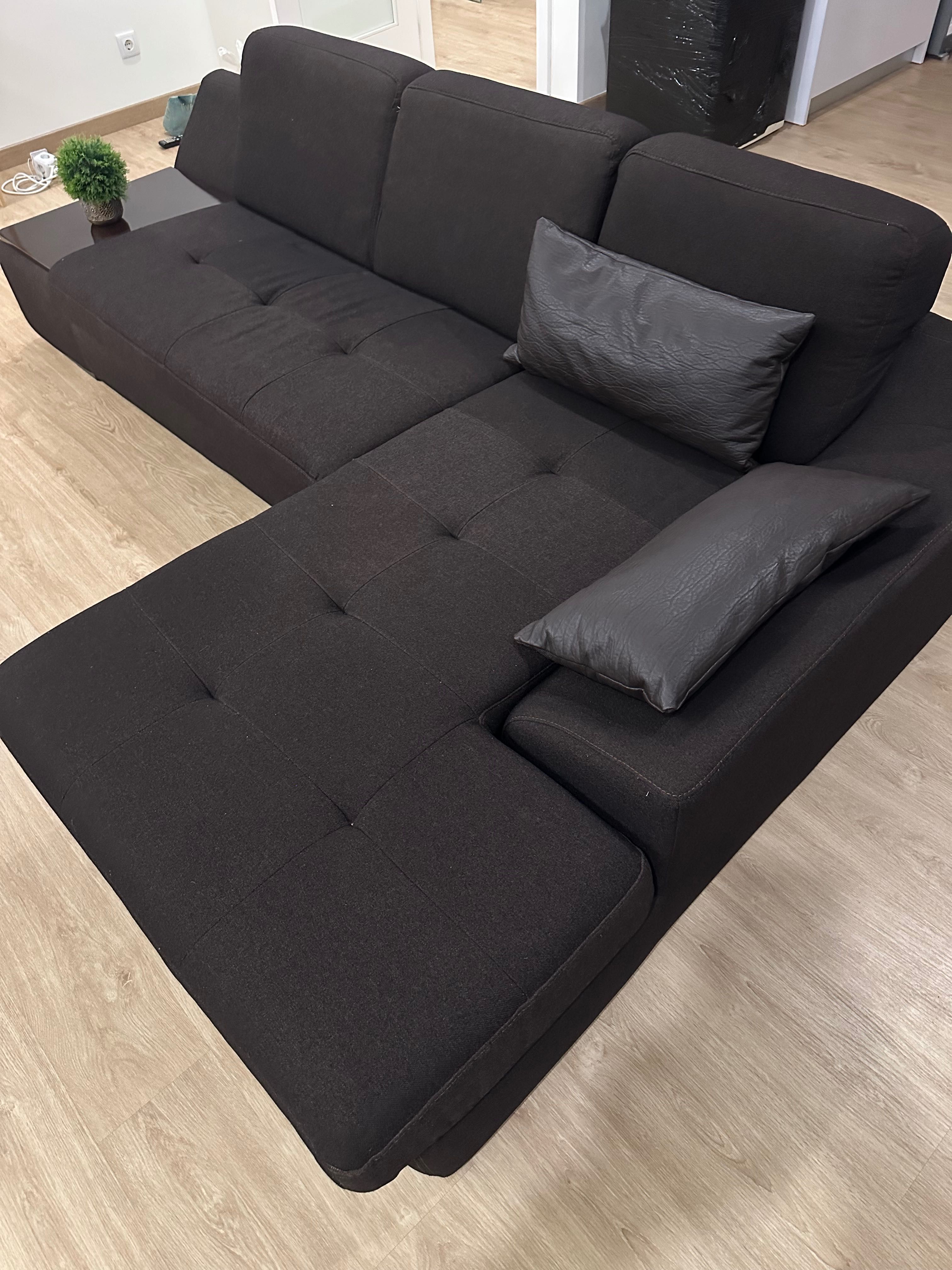 Sofá com chaise longue