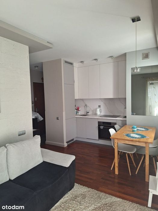 35 metrowy ,dwupokojowy apartament w Redłowie