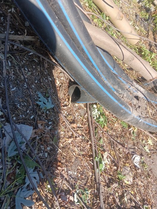 водопроводу трубу пластикову 70 мм