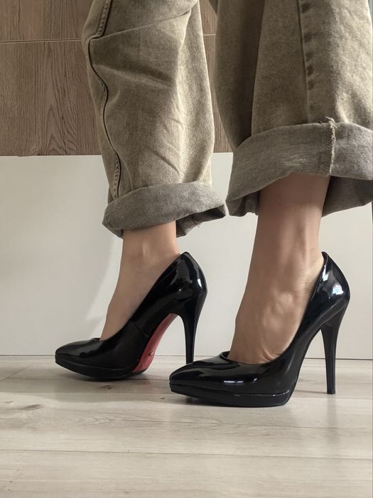 Жіночі туфлі-човники на підборах чорні lino marano