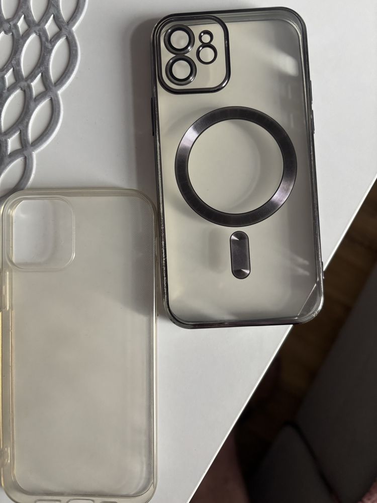 Sprzedam 4 etui do iphone 12