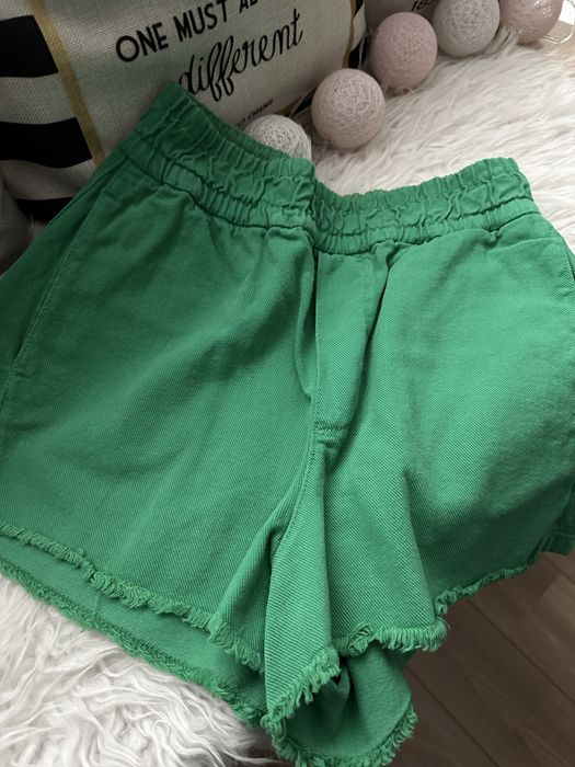Zara szorty r.XS hit