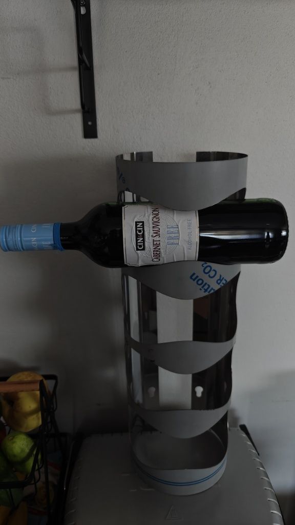Wieszak na wino ze stali nierdzewnej