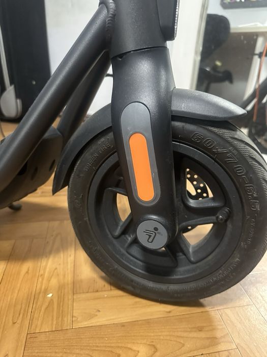 Ninebot Kickscooter F2