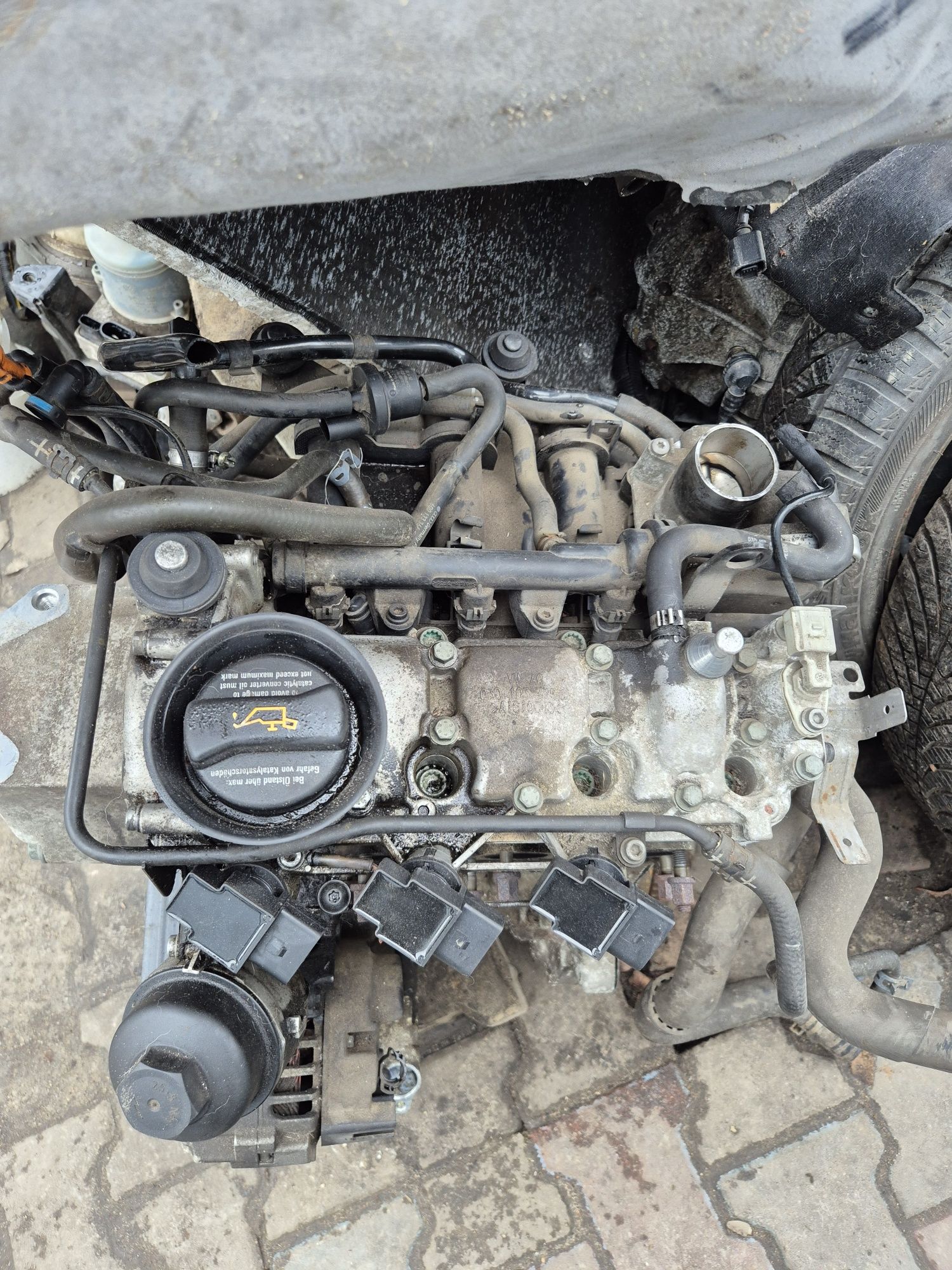 Sprzedam silnik kompletny do Skoda Fabia 1 1.2 kod silnika AWY
