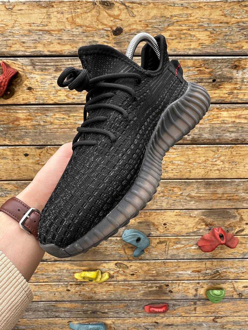 Жіночі кросівки  Adidas Yeezy Boost 350 чорний 3334-7 СУПЕР ЦІНА