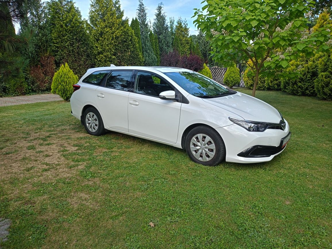Toyota Auris 2 Lift 1.4 D4D
