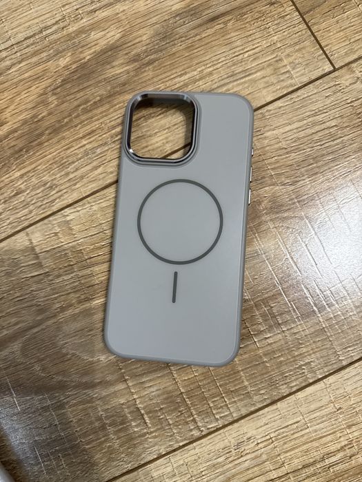 Чохол на Iphone 16 pro max новий