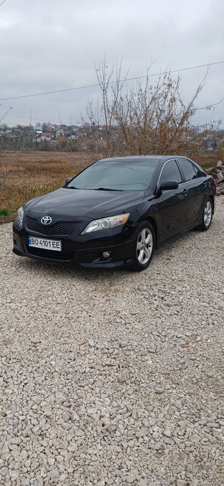 продаж Toyota Camry