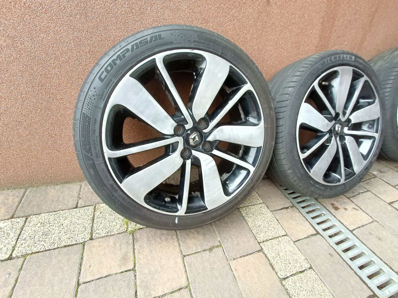 Sprzedam felgi aluminiowe