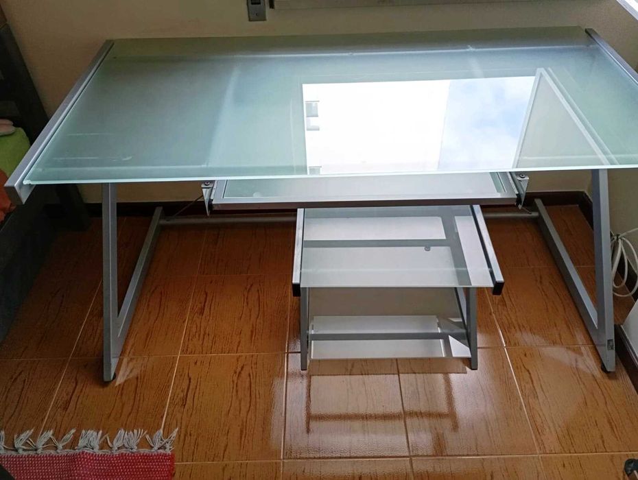 Conjunto Secretária de Estúdio + Mesa-Estante