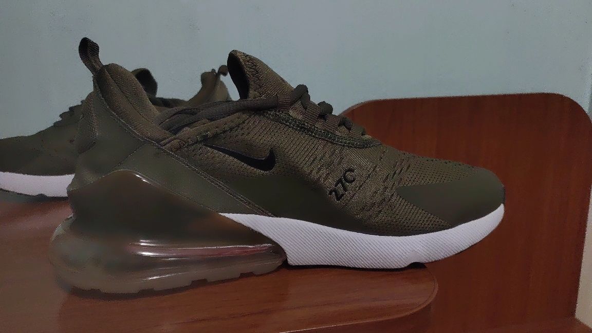 Кроссовки Nike (новые)