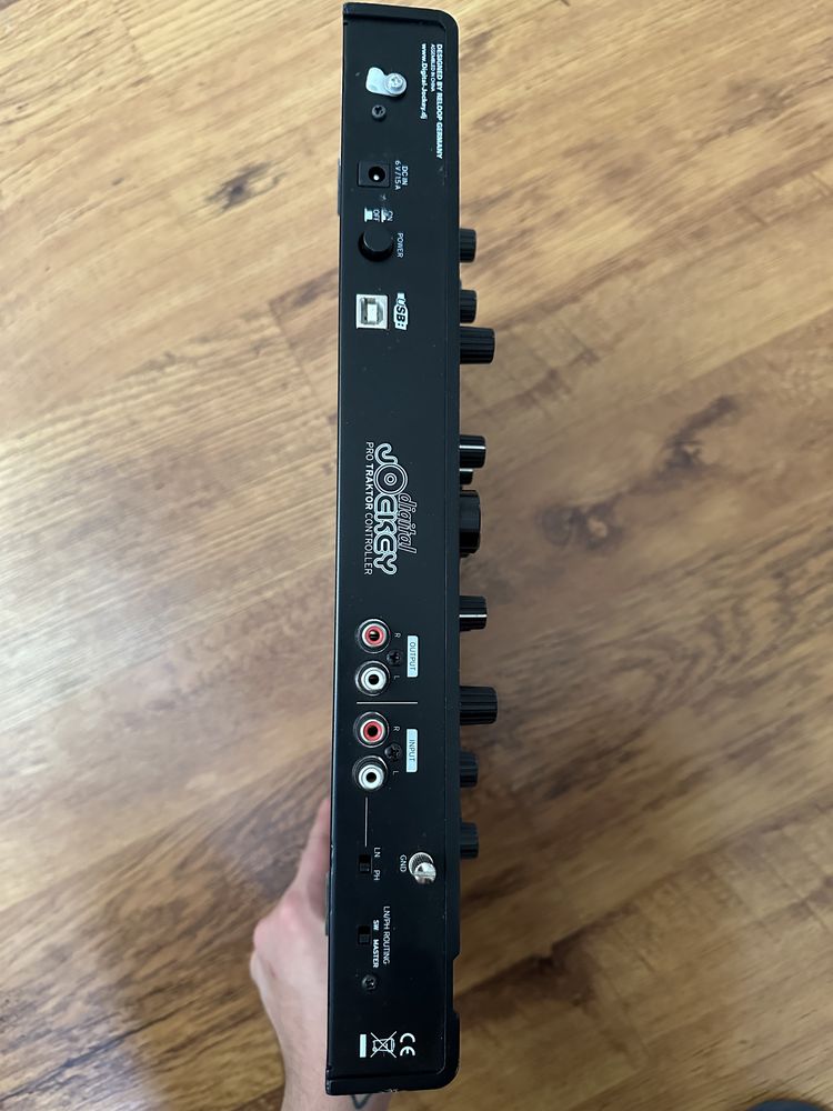 Контроллер Reloop Digital Jockey 2 Interface Edition