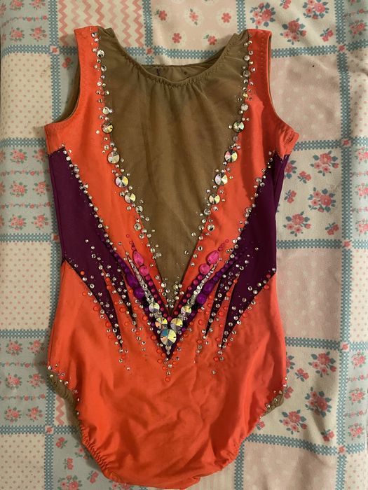 Fato de ginastica ritmica, excelente estado