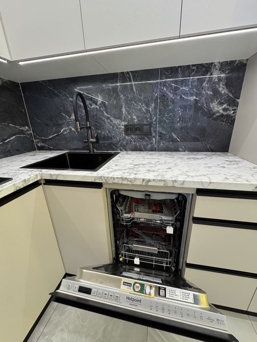 Продам квартиру.ЖК Софія Клубний 1к 41кв.м я власник.Біля паркінгу.