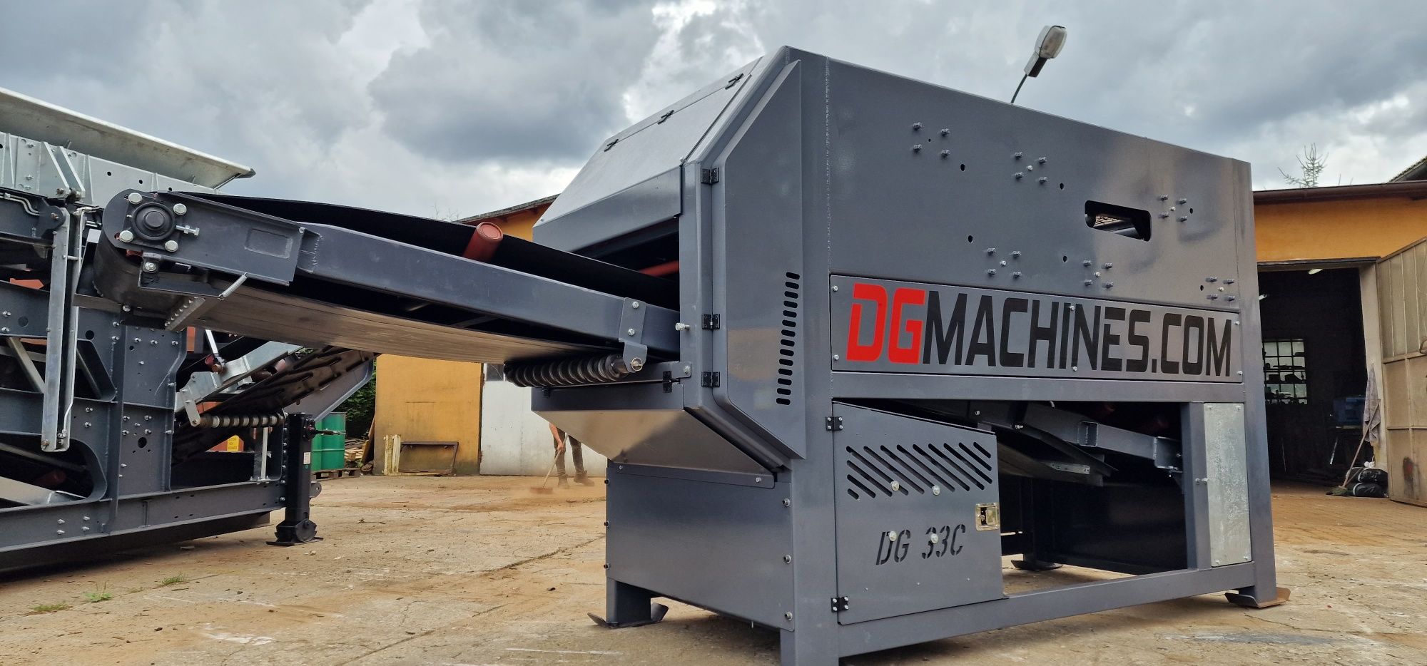 Przesiewacz DG MACHINES producent przesiewaczy DG33C silnik diesla