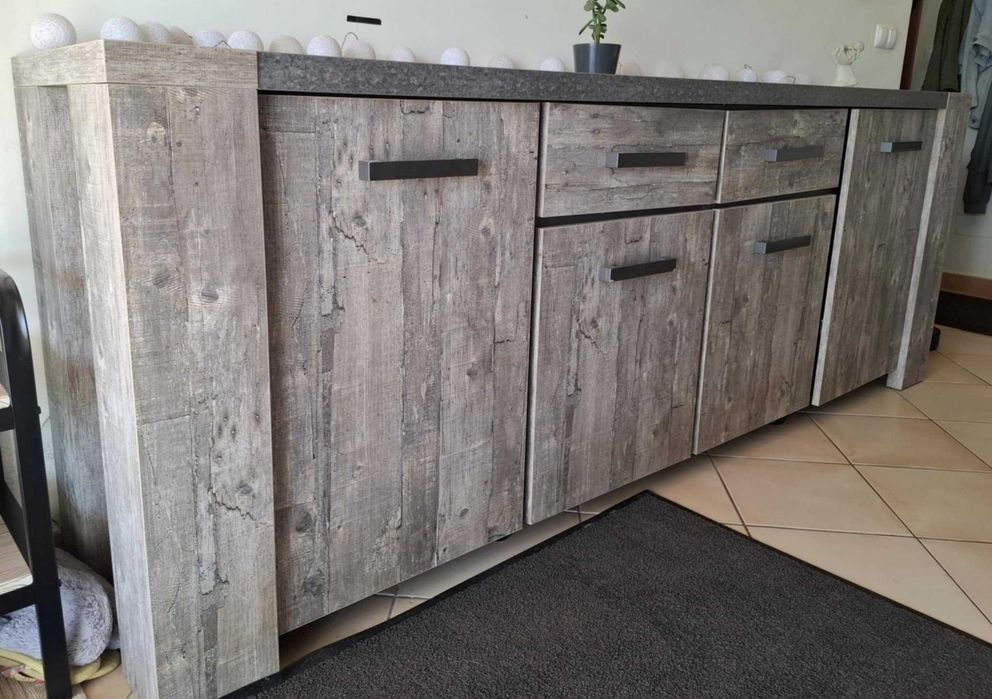 Aparador cinza, amario