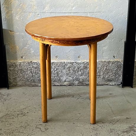 Stół z giętego drewna w stylu Thonet