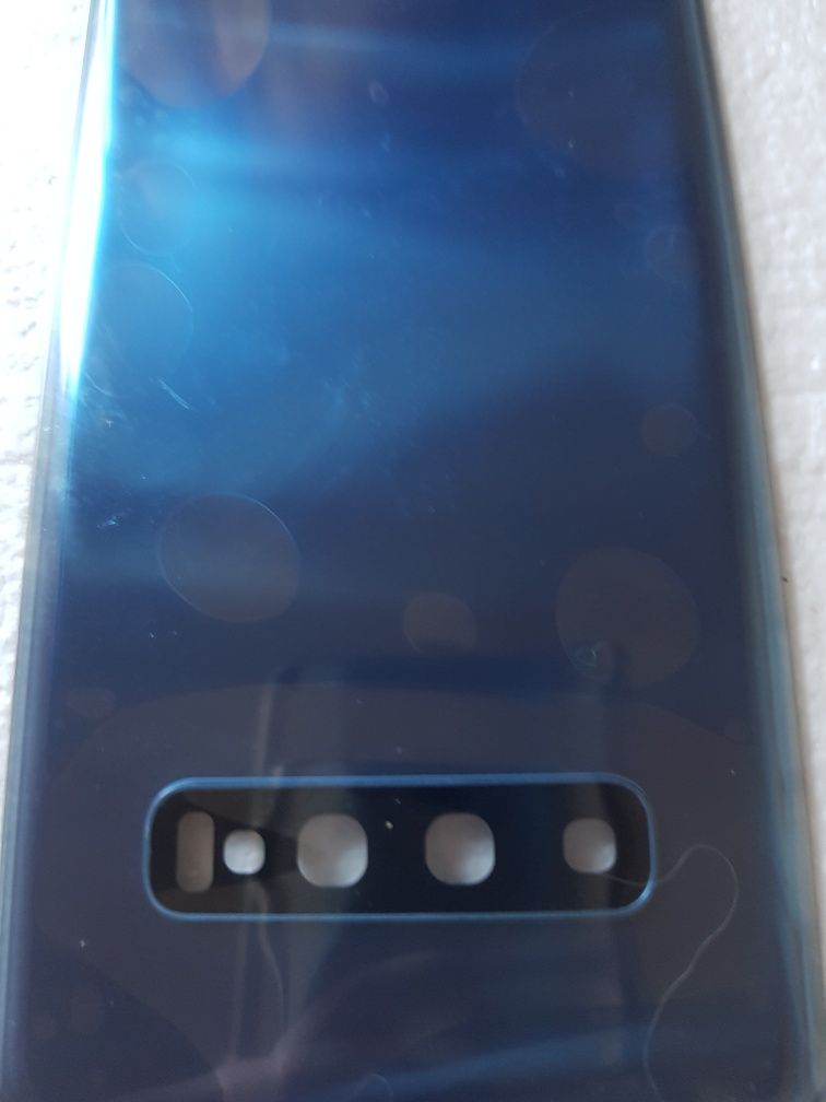 Продам заднюю панель samsung s10 plus