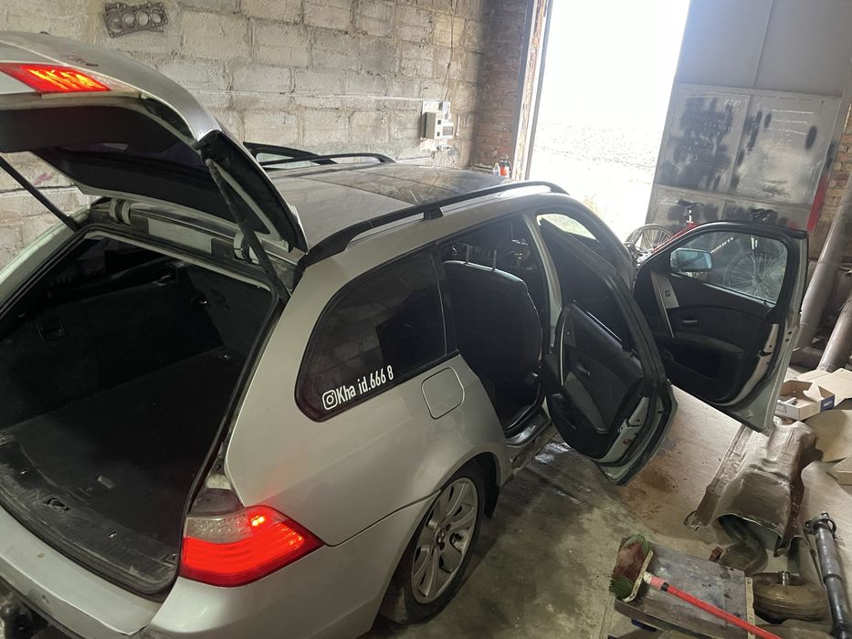 Бмв е61 після дтп М-обвісі по запчастинах