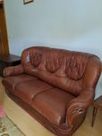 Sofa de pele e madeira