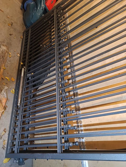 Brama dwuskrzydłowa ( 185cm jedno skrzydło )