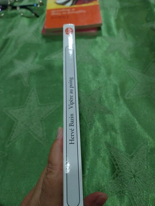 Vipère au poing. Portes incluídos