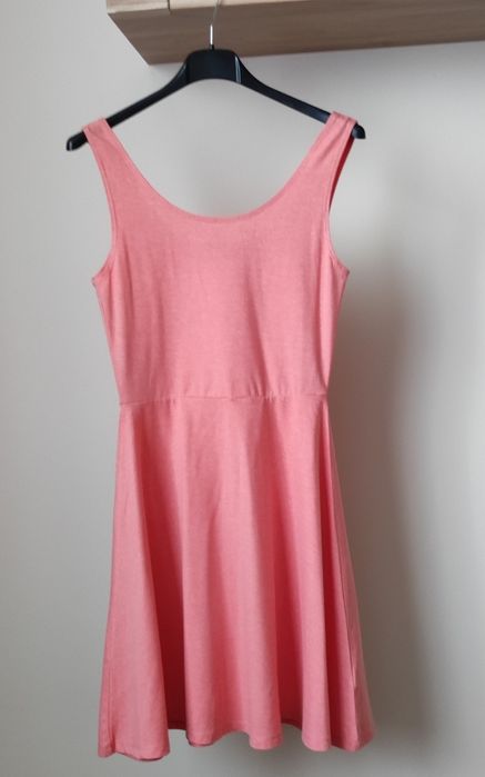 Sukienka S 36 New look rozkloszowana na ramiączkach