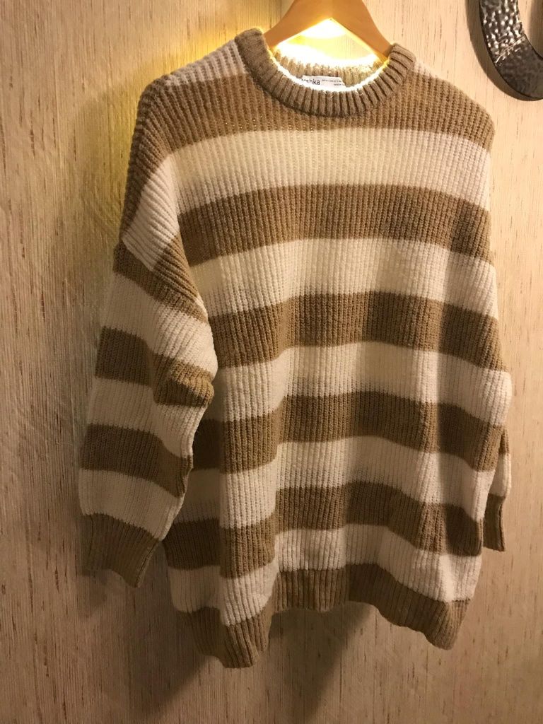 Malha Bershka às riscas
