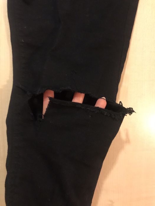 Черные джинсы H&M