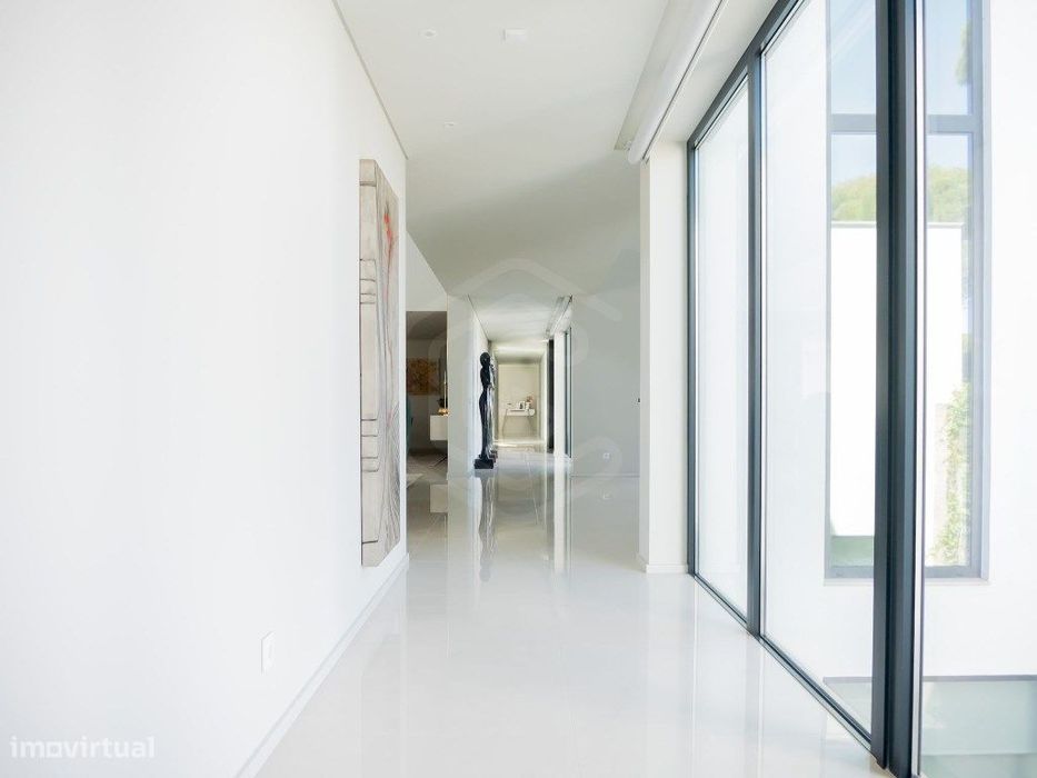 Moradia de estilo contemporâneo e com linhas modernas, Pinhal Velho...