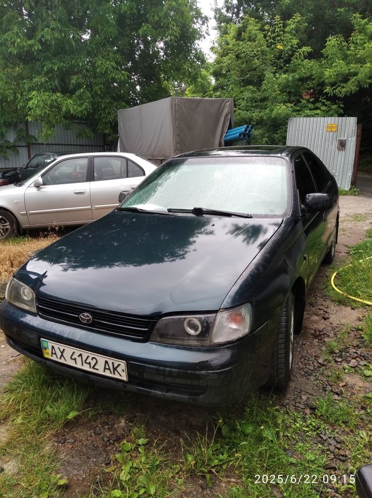 Тайота Каріна Е 1,6