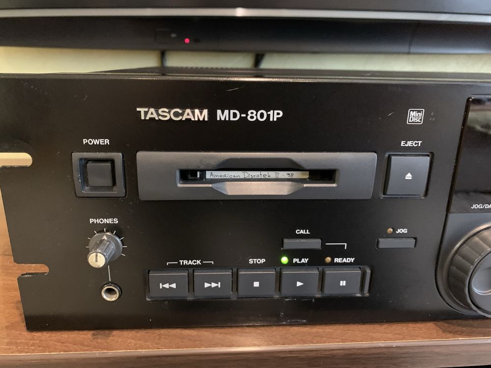 Програвач CD-міні диск Tascam MD-801P (тудійна)
