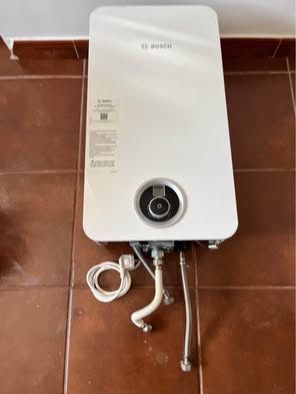 Esquentador Bosch 11L Ventilado -Pouco tempo de uso-